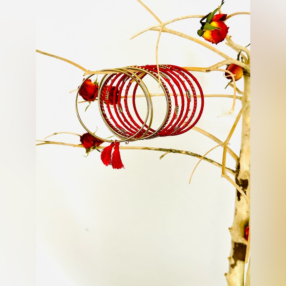LIKE NEW!💥 RED & GOLD TONED BOLLYWOOD BANGLE BRACELETS